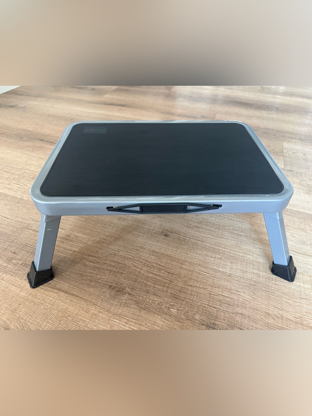 Low Step Stool - Picture 4 of 11